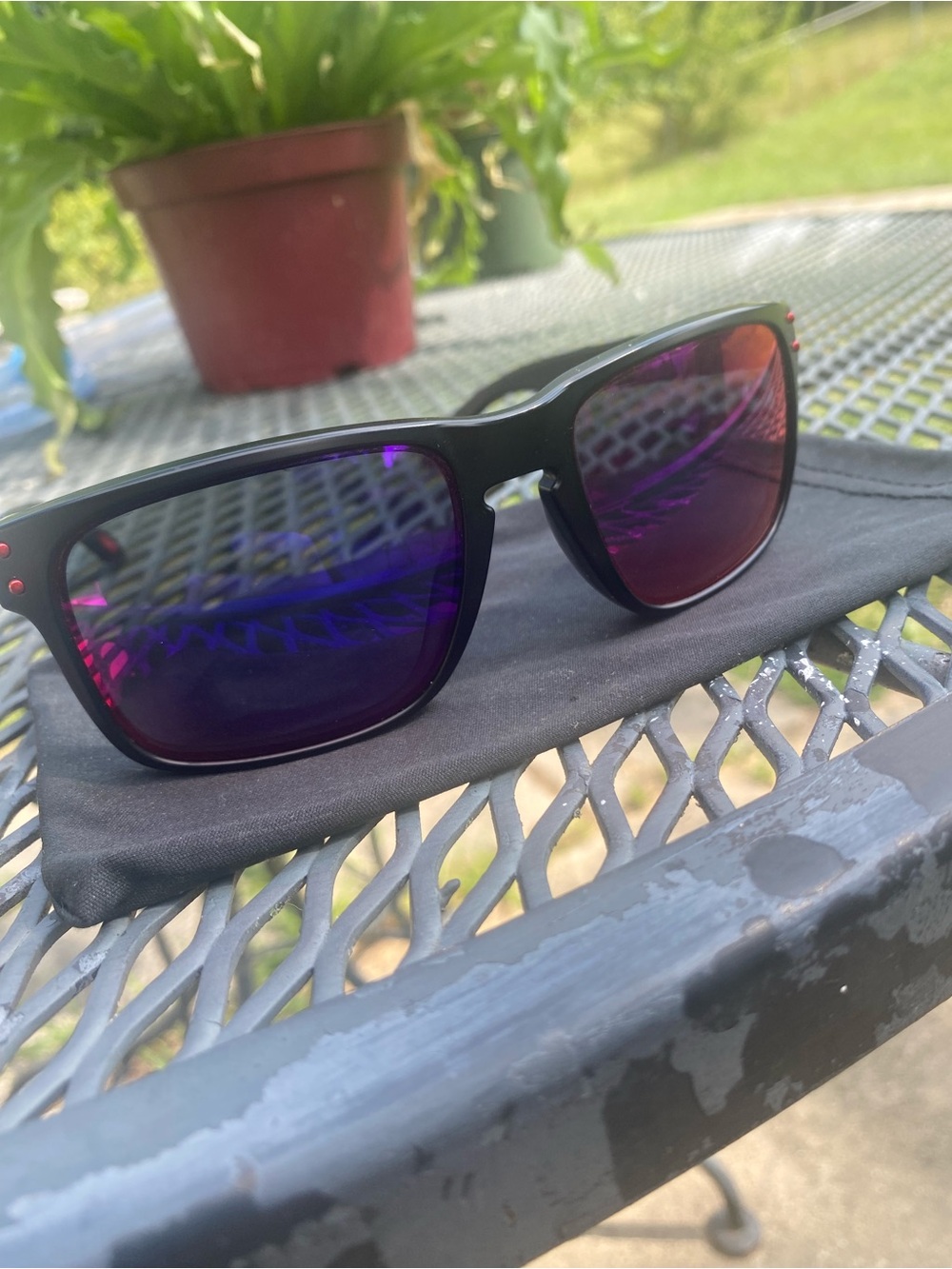 Oakley Holbrook Matte Black Sunglasses with Red Iridium Polarized Lenses - Picture 3 of 3